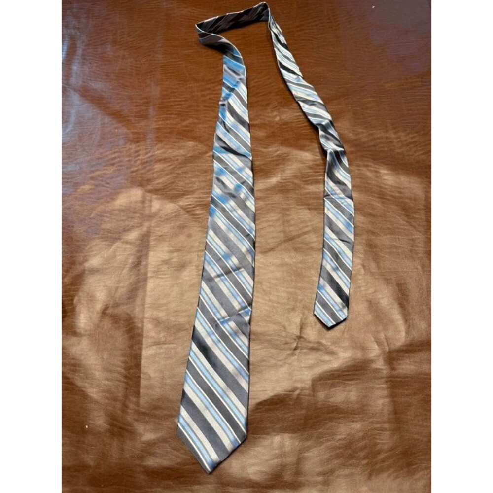 Men’s striped tie